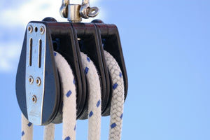 Why Choose Dyneema Rope vs Steel Wire Rope For Heavy-Duty Rigging?